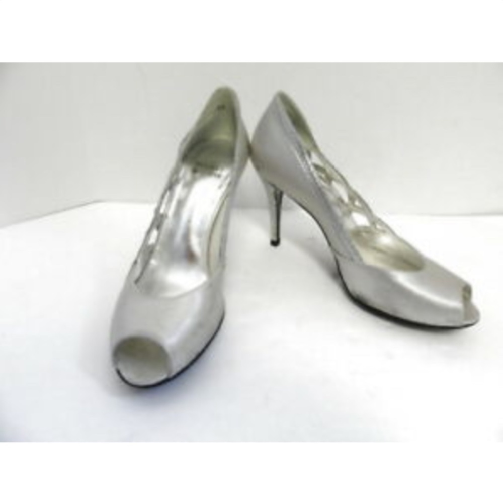 stuart weitzman glitter pumps